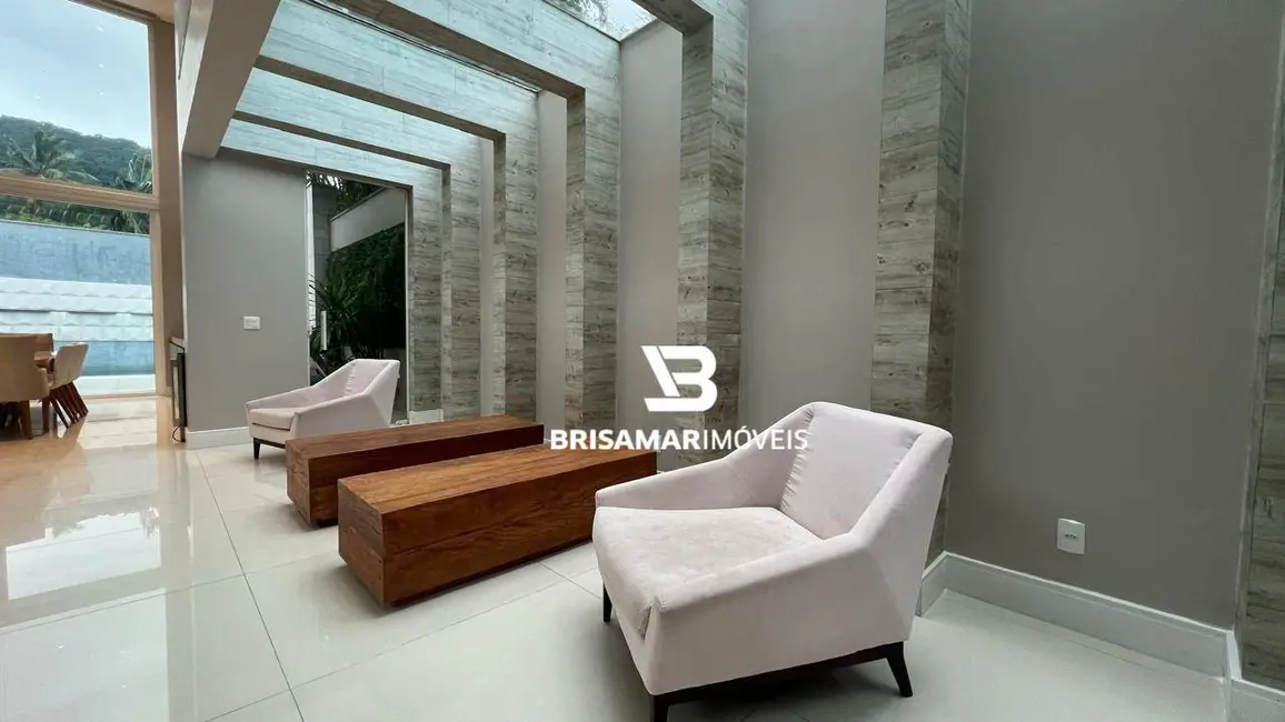 Casa com 4 quartos à venda e para alugar, 420m2 em Guaruja - SP - imagem 2 Foto 2 de Casa com 4 quartos à venda e para alugar, 420m2 em Guaruja - SP