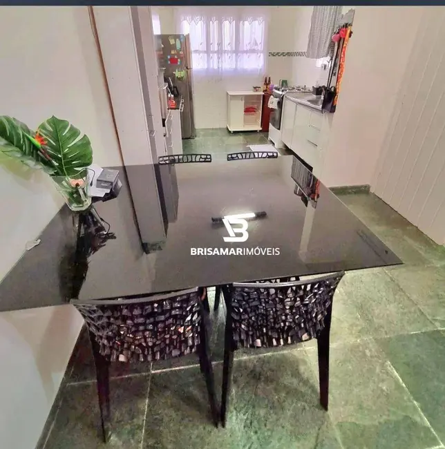 Foto 2 de Sobrado com 2 quartos à venda, 100m2 em Jardim Las Palmas, Guaruja - SP