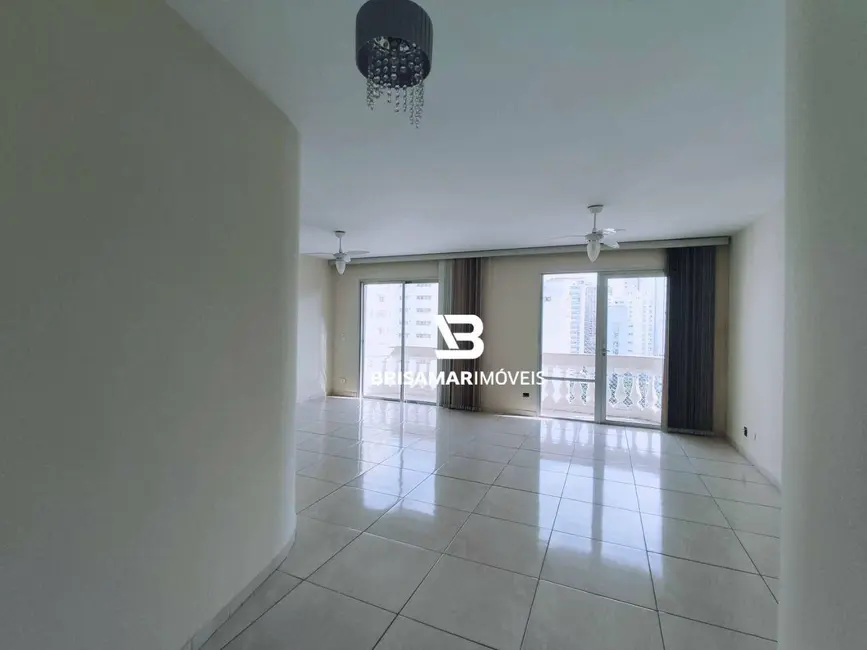 Apartamento com 3 quartos para alugar, 135m2 em Guaruja - SP - imagem 2 Foto 2 de Apartamento com 3 quartos para alugar, 135m2 em Guaruja - SP