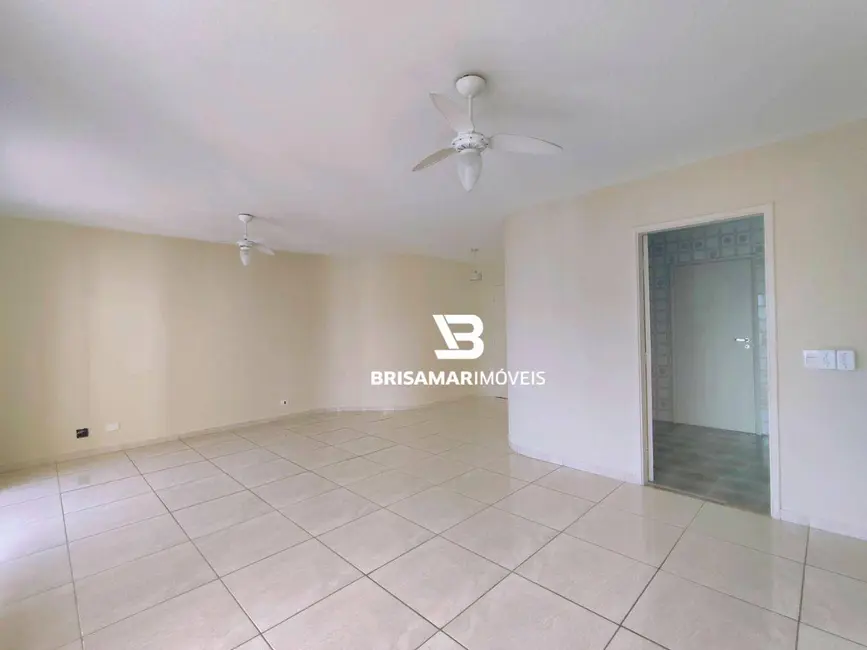 Apartamento com 3 quartos para alugar, 135m2 em Guaruja - SP - imagem 5 Foto 5 de Apartamento com 3 quartos para alugar, 135m2 em Guaruja - SP