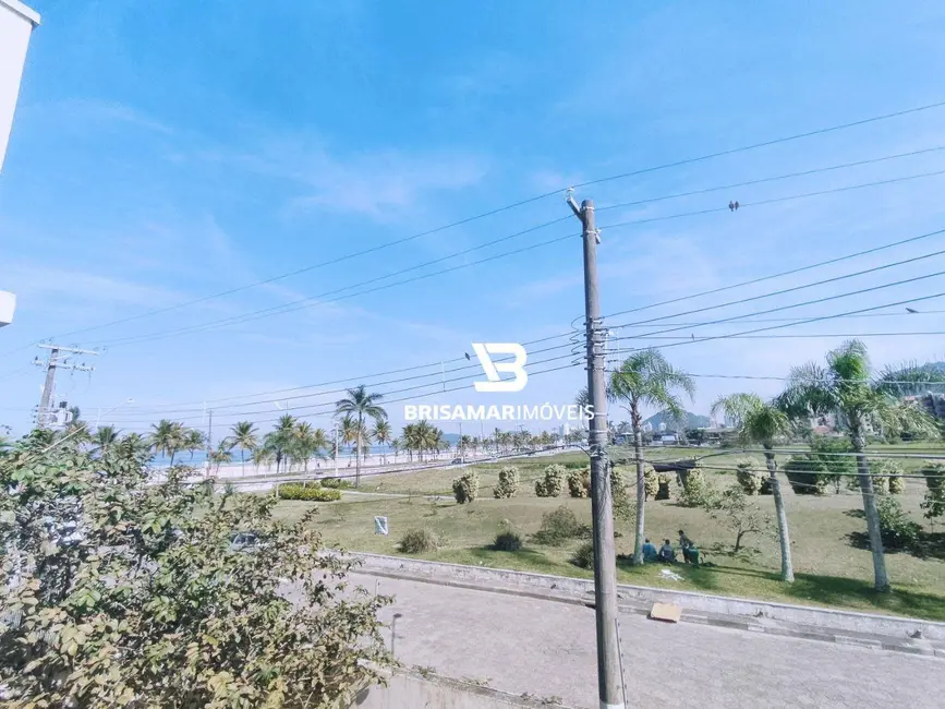 Casa com 4 quartos à venda, 540m2 em Guaruja - SP - imagem 1 Foto 1 de Casa com 4 quartos à venda, 540m2 em Guaruja - SP