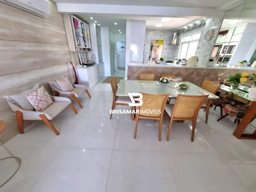 Foto 5 de Apartamento com 3 quartos à venda, 120m2 em Vila Luis Antônio, Guaruja - SP