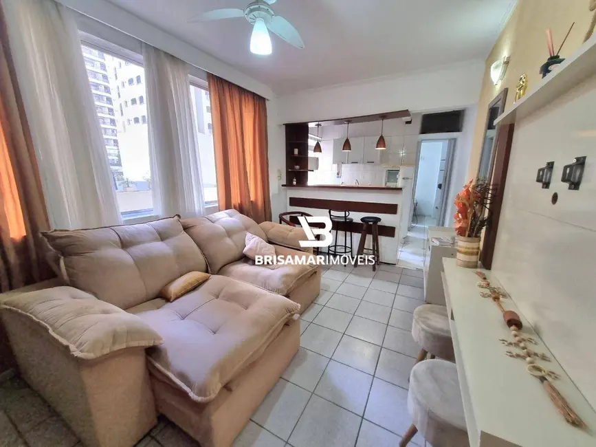 Foto 4 de Apartamento com 1 quarto para alugar, 27m2 em Guaruja - SP