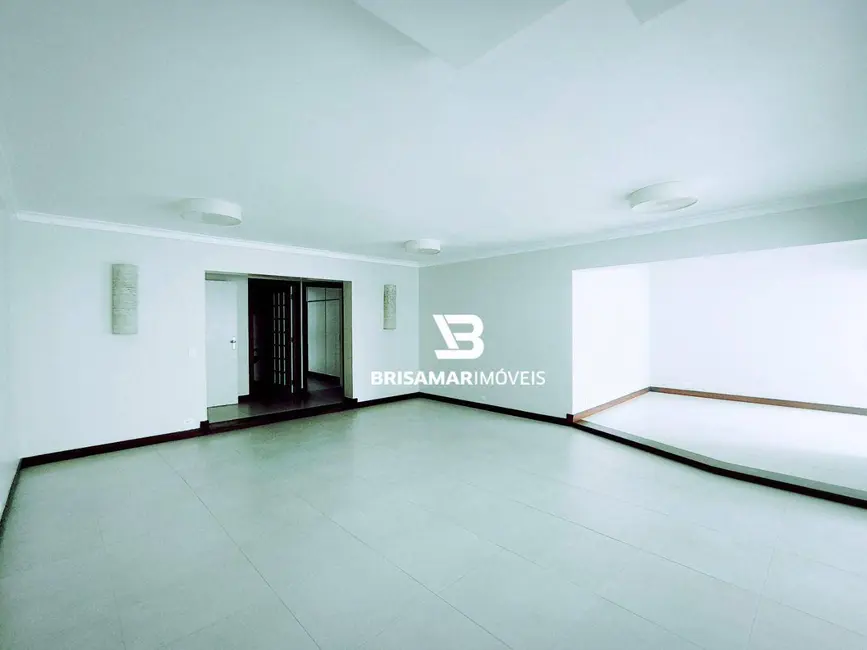 Apartamento com 3 quartos à venda e para alugar, 274m2 em Barra Funda, Guaruja - SP - imagem 3 Foto 3 de Apartamento com 3 quartos à venda e para alugar, 274m2 em Barra Funda, Guaruja - SP