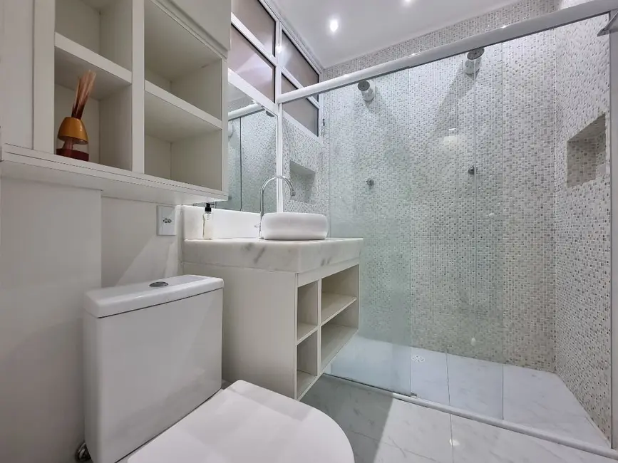 Foto 9 de Apartamento com 1 quarto à venda, 30m2 em Guaruja - SP