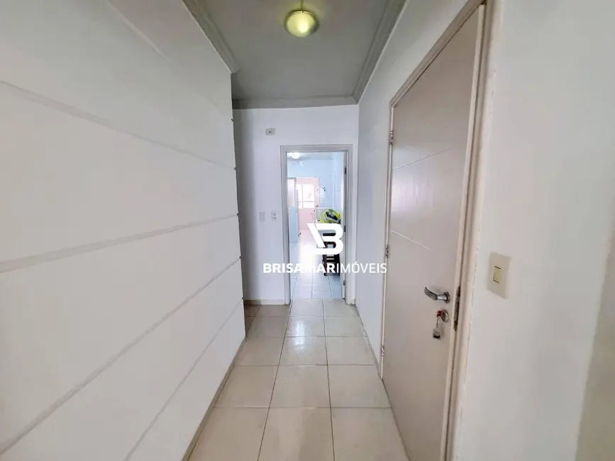 Apartamento com 3 quartos para alugar, 221m2 em Barra Funda, Guaruja - SP - imagem 4 Foto 4 de Apartamento com 3 quartos para alugar, 221m2 em Barra Funda, Guaruja - SP