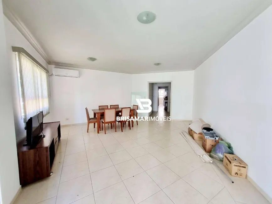 Apartamento com 3 quartos para alugar, 221m2 em Barra Funda, Guaruja - SP - imagem 5 Foto 5 de Apartamento com 3 quartos para alugar, 221m2 em Barra Funda, Guaruja - SP