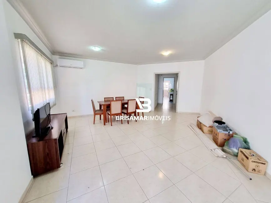 Apartamento com 3 quartos para alugar, 221m2 em Barra Funda, Guaruja - SP - imagem 2 Foto 2 de Apartamento com 3 quartos para alugar, 221m2 em Barra Funda, Guaruja - SP