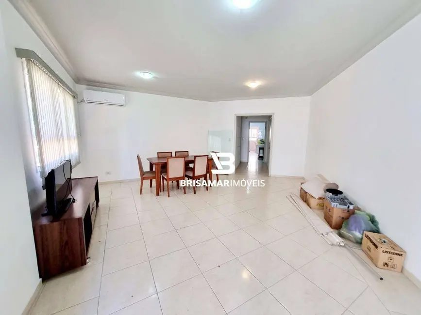Apartamento com 3 quartos para alugar, 221m2 em Barra Funda, Guaruja - SP - imagem 3 Foto 3 de Apartamento com 3 quartos para alugar, 221m2 em Barra Funda, Guaruja - SP