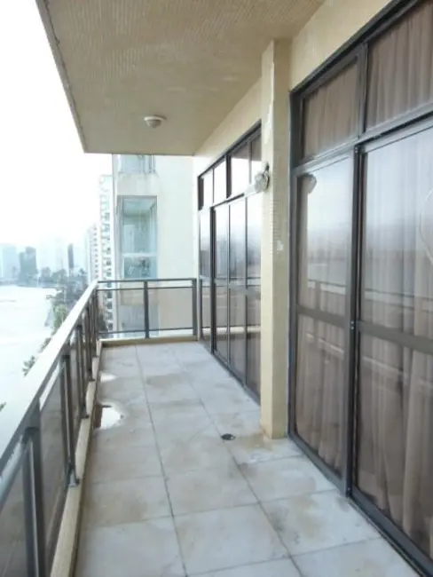 Foto 5 de Apartamento com 3 quartos à venda, 210m2 em Guaruja - SP