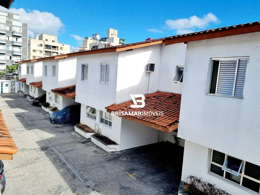 Foto 2 de Sobrado com 2 quartos à venda, 150m2 em Jardim Las Palmas, Guaruja - SP