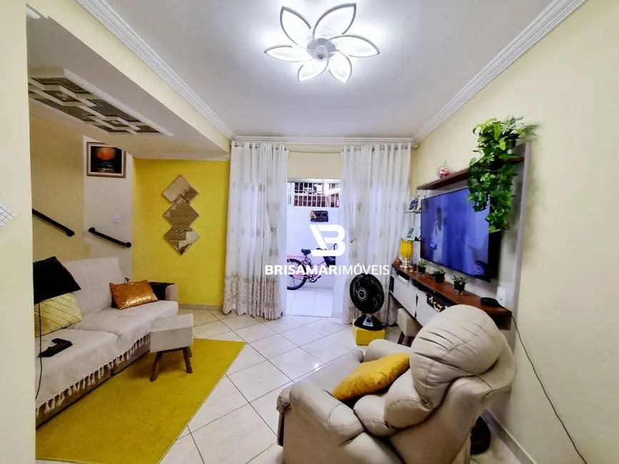 Foto 6 de Sobrado com 2 quartos à venda, 150m2 em Jardim Las Palmas, Guaruja - SP