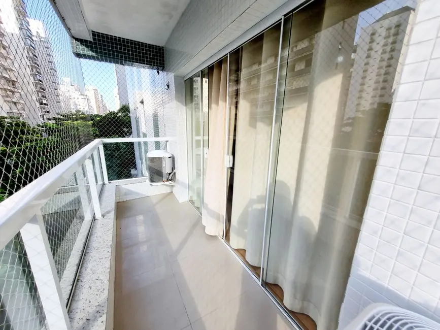 Foto 8 de Apartamento com 3 quartos à venda e para alugar, 122m2 em Guaruja - SP