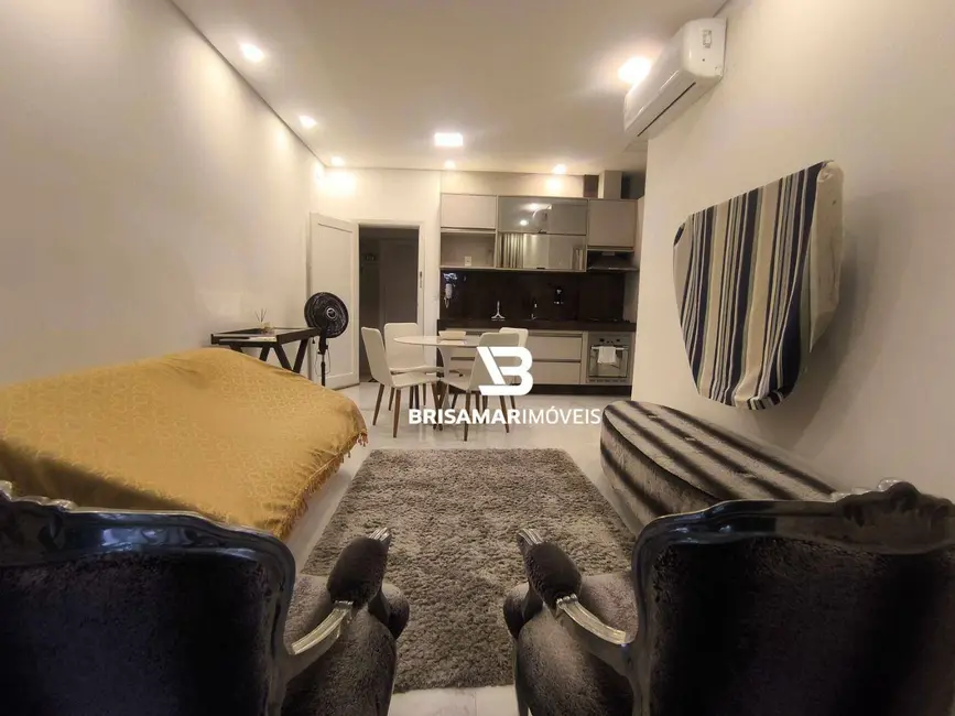 Foto 4 de Apartamento com 1 quarto à venda, 55m2 em Guaruja - SP