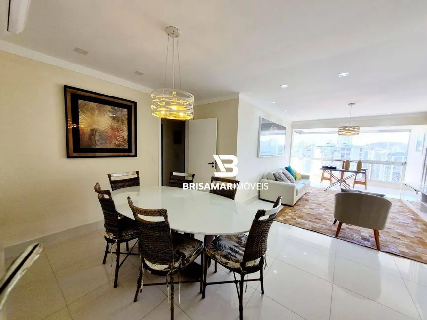Foto 2 de Apartamento com 4 quartos para alugar, 130m2 em Guaruja - SP
