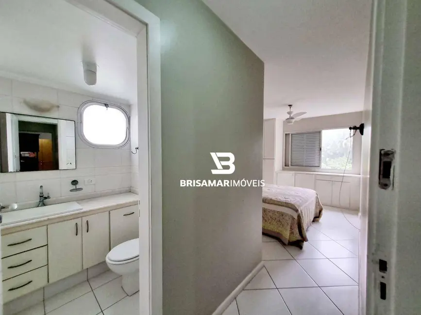 Apartamento com 2 quartos para alugar, 127m2 em Barra Funda, Guaruja - SP - imagem 8 Foto 8 de Apartamento com 2 quartos para alugar, 127m2 em Barra Funda, Guaruja - SP