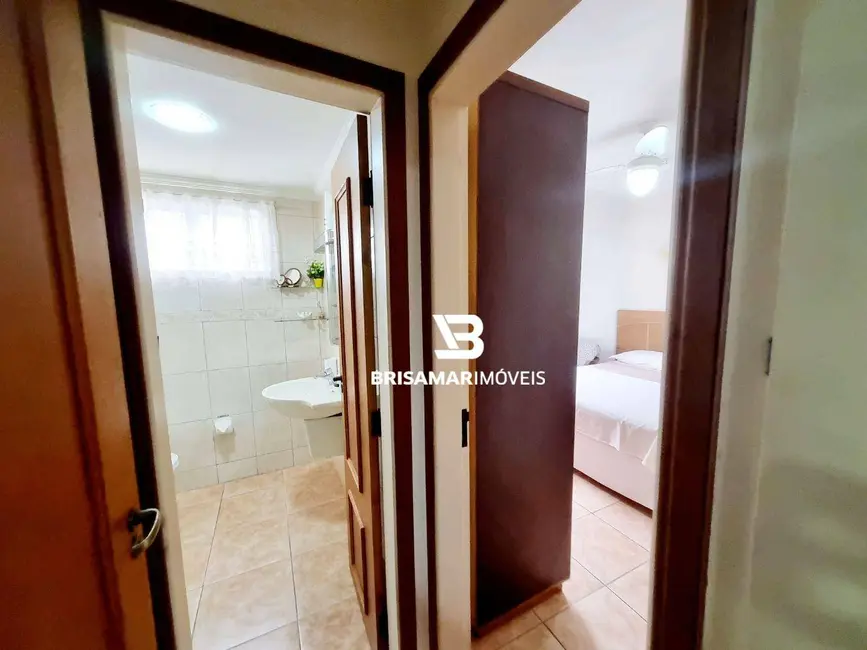 Apartamento com 3 quartos para alugar, 84m2 em Barra Funda, Guaruja - SP - imagem 6 Foto 6 de Apartamento com 3 quartos para alugar, 84m2 em Barra Funda, Guaruja - SP