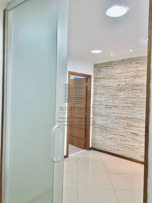 Sala Comercial para alugar, 83m2 em Centro, Rio De Janeiro - RJ - imagem 1 Foto 1 de Sala Comercial para alugar, 83m2 em Centro, Rio De Janeiro - RJ