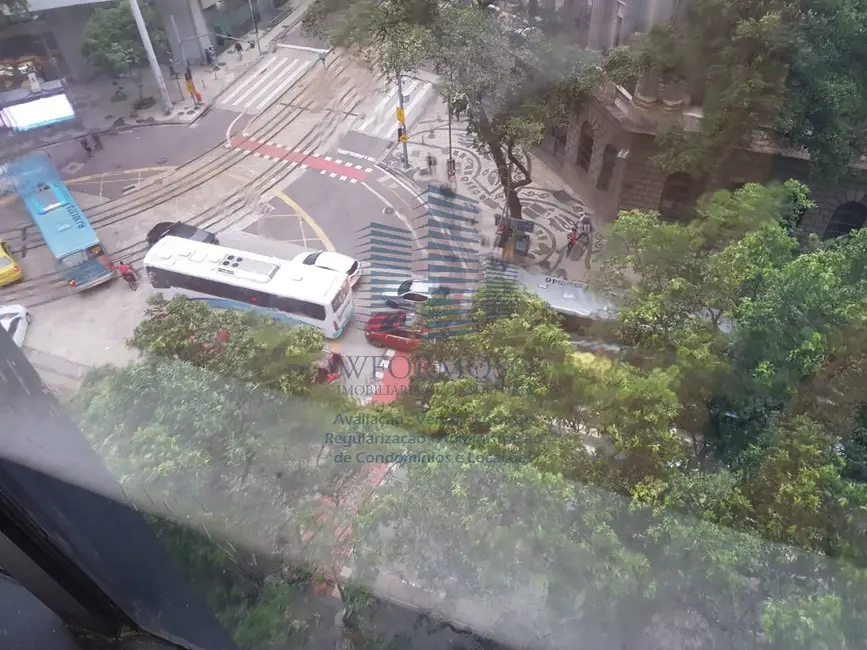 Sala Comercial à venda e para alugar, 32m2 em Centro, Rio De Janeiro - RJ - imagem 5 Foto 5 de Sala Comercial à venda e para alugar, 32m2 em Centro, Rio De Janeiro - RJ