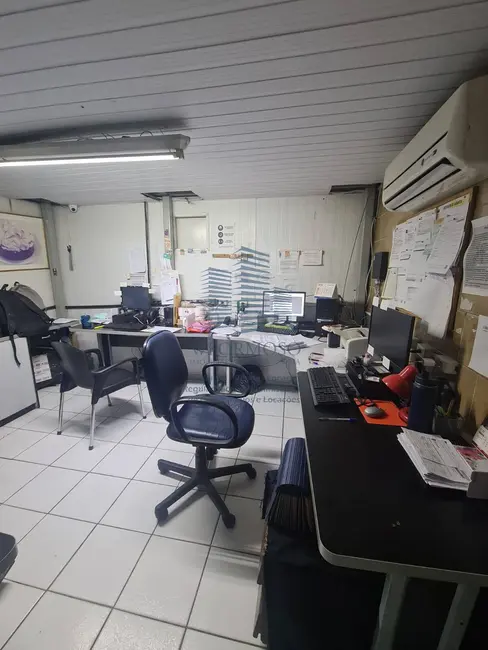 Foto 2 de Sala Comercial à venda, 181m2 em Benfica, Rio De Janeiro - RJ