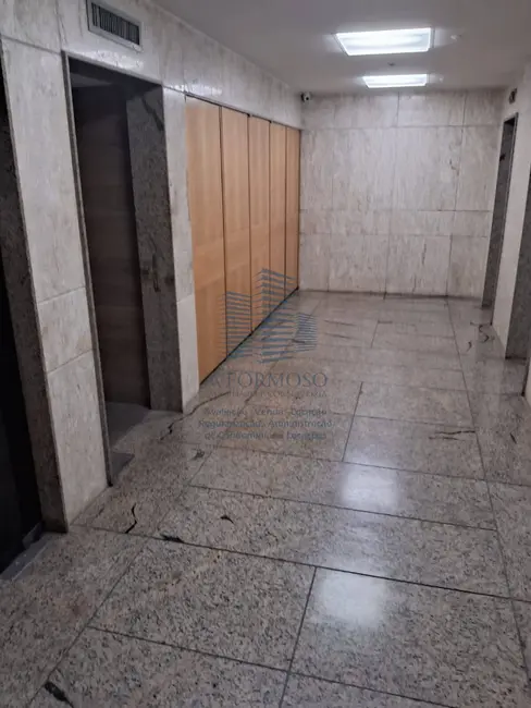Sala Comercial à venda, 107m2 em Centro, Rio De Janeiro - RJ - imagem 4 Foto 4 de Sala Comercial à venda, 107m2 em Centro, Rio De Janeiro - RJ