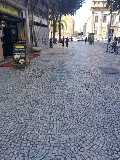 Sala Comercial à venda, 107m2 em Centro, Rio De Janeiro - RJ - imagem 3 Foto 3 de Sala Comercial à venda, 107m2 em Centro, Rio De Janeiro - RJ