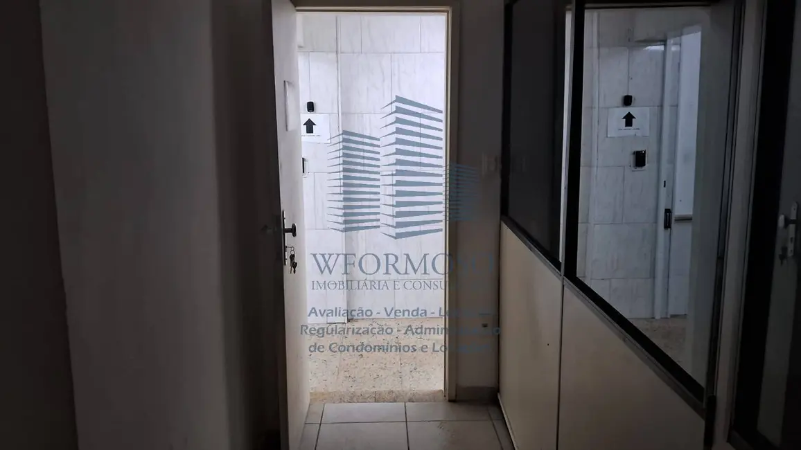 Sala Comercial para alugar, 160m2 em Centro, Rio De Janeiro - RJ - imagem 2 Foto 2 de Sala Comercial para alugar, 160m2 em Centro, Rio De Janeiro - RJ