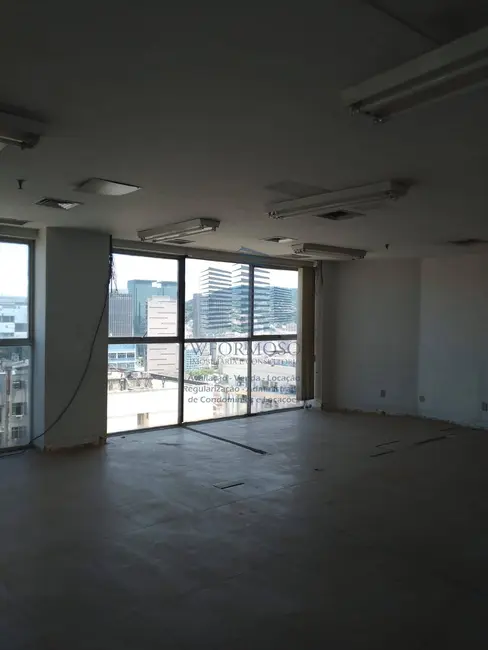 Sala Comercial à venda e para alugar, 135m2 em Centro, Rio De Janeiro - RJ - imagem 3 Foto 3 de Sala Comercial à venda e para alugar, 135m2 em Centro, Rio De Janeiro - RJ