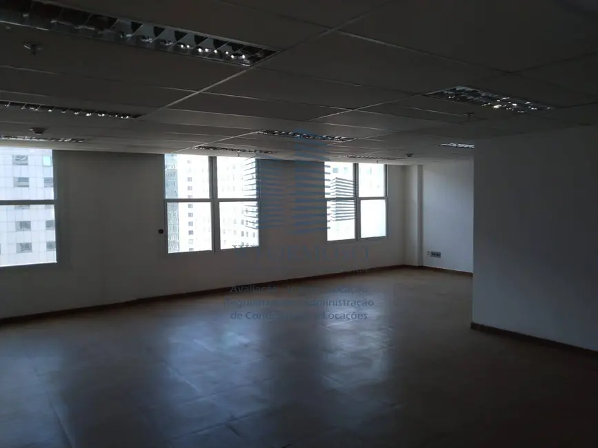 Sala Comercial à venda e para alugar, 135m2 em Centro, Rio De Janeiro - RJ - imagem 5 Foto 5 de Sala Comercial à venda e para alugar, 135m2 em Centro, Rio De Janeiro - RJ