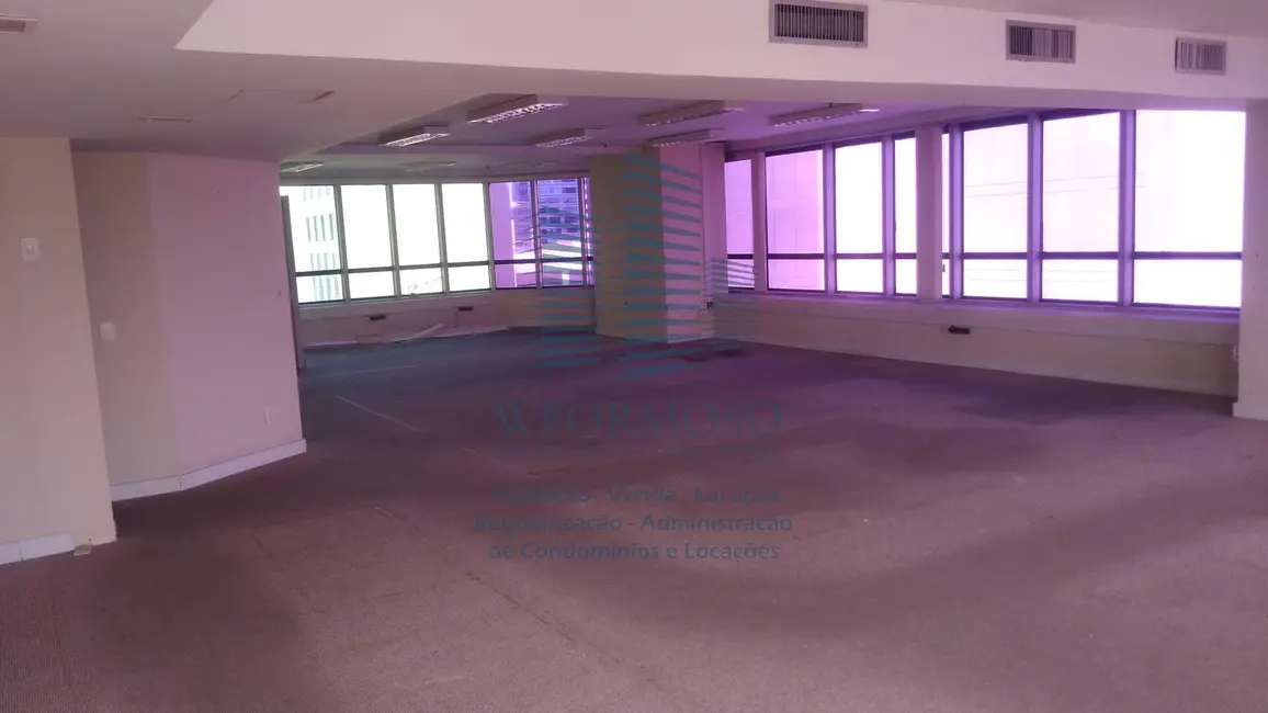 Sala Comercial para alugar, 300m2 em Centro, Rio De Janeiro - RJ - imagem 1 Foto 1 de Sala Comercial para alugar, 300m2 em Centro, Rio De Janeiro - RJ