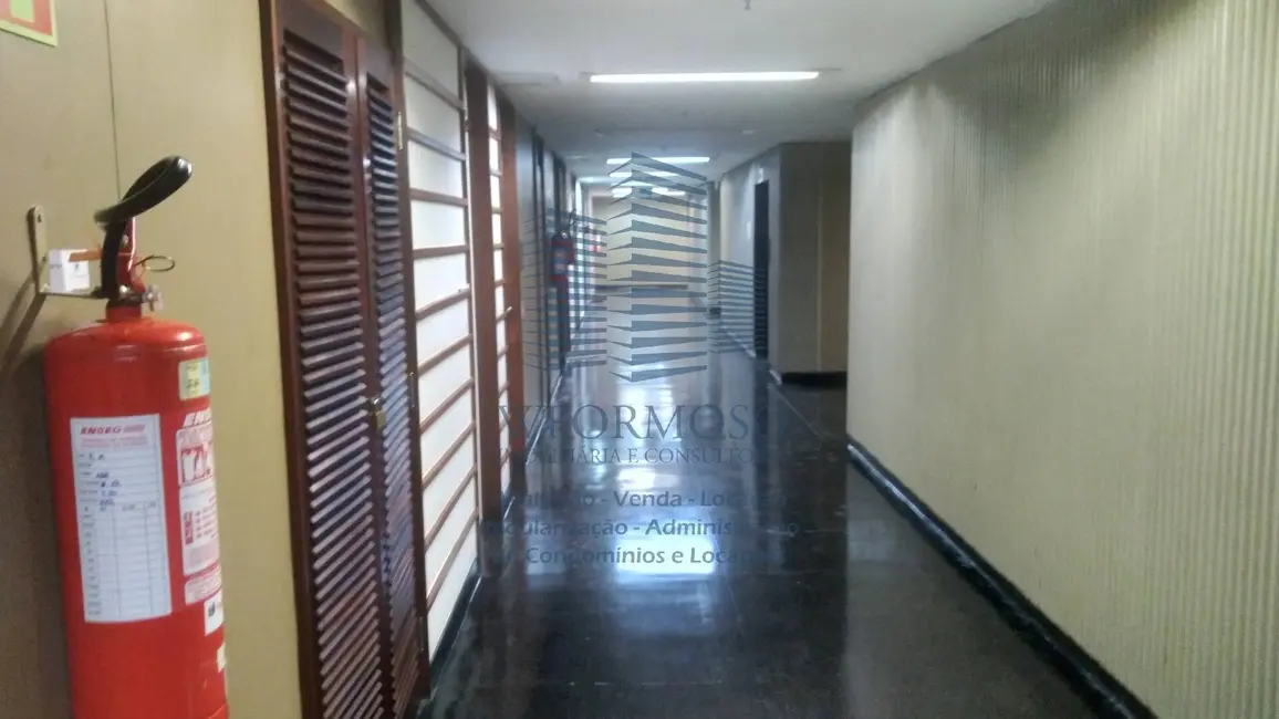 Sala Comercial para alugar, 300m2 em Centro, Rio De Janeiro - RJ - imagem 2 Foto 2 de Sala Comercial para alugar, 300m2 em Centro, Rio De Janeiro - RJ