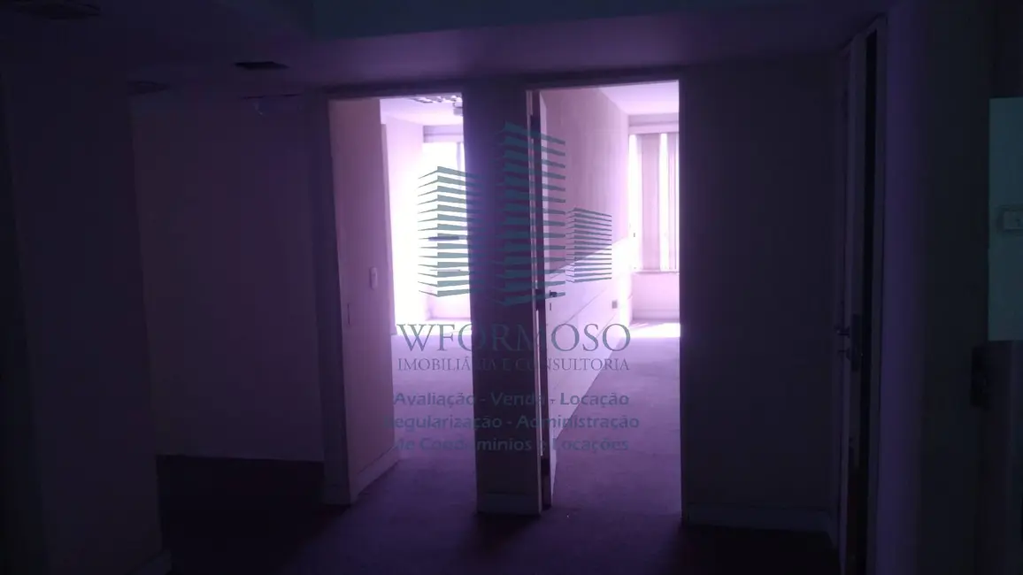 Sala Comercial para alugar, 300m2 em Centro, Rio De Janeiro - RJ - imagem 6 Foto 6 de Sala Comercial para alugar, 300m2 em Centro, Rio De Janeiro - RJ