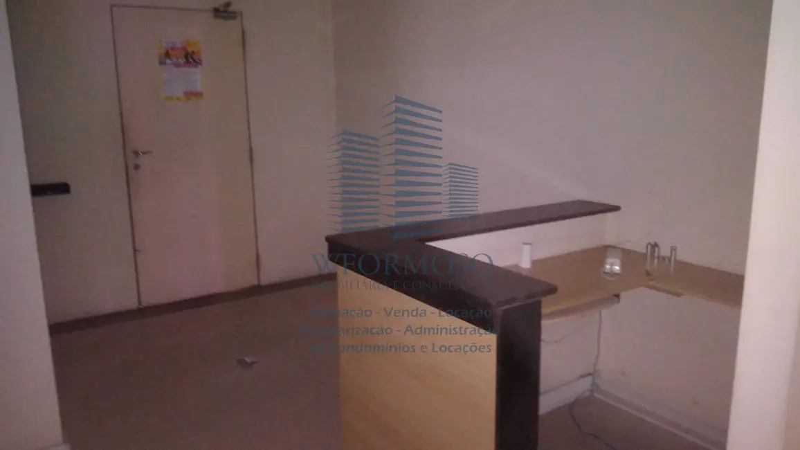 Sala Comercial para alugar, 300m2 em Centro, Rio De Janeiro - RJ - imagem 3 Foto 3 de Sala Comercial para alugar, 300m2 em Centro, Rio De Janeiro - RJ