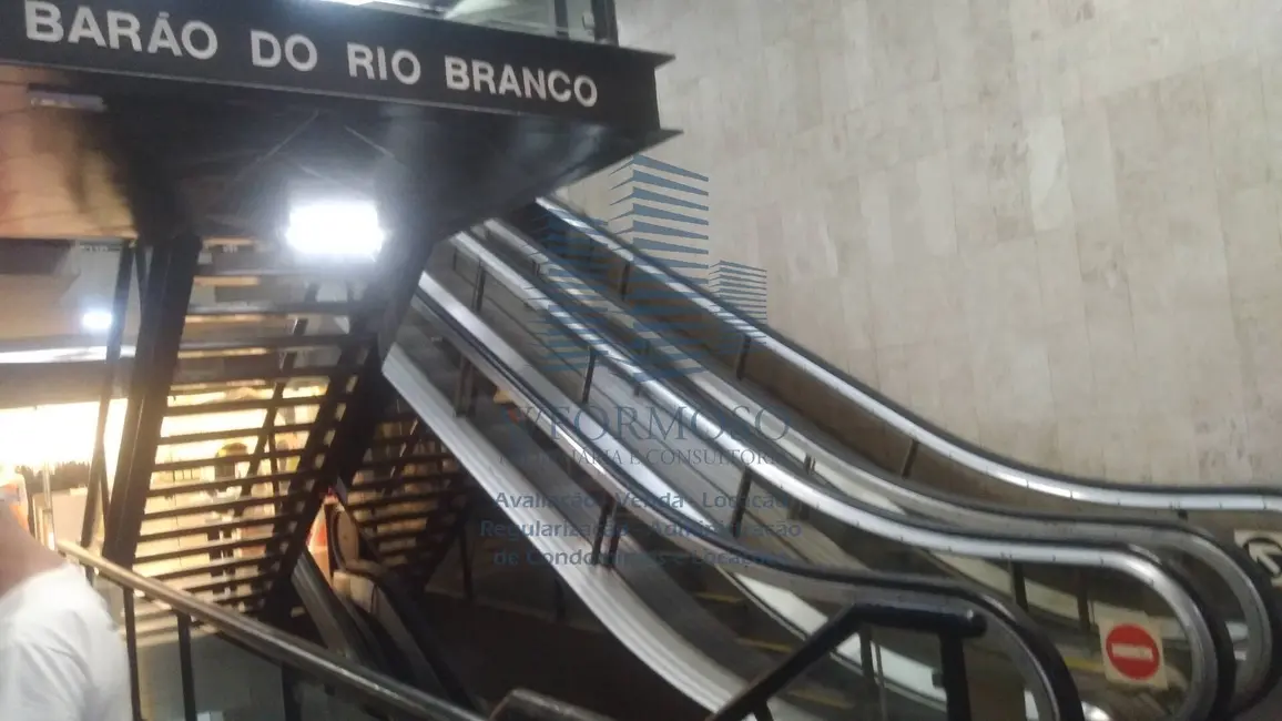 Sala Comercial à venda e para alugar, 68m2 em Centro, Rio De Janeiro - RJ - imagem 3 Foto 3 de Sala Comercial à venda e para alugar, 68m2 em Centro, Rio De Janeiro - RJ