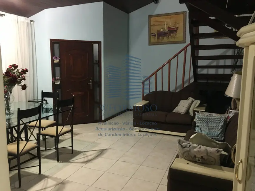 Casa com 3 quartos à venda e para alugar, 450m2 em Itaipu, Niteroi - RJ - imagem 4 Foto 4 de Casa com 3 quartos à venda e para alugar, 450m2 em Itaipu, Niteroi - RJ