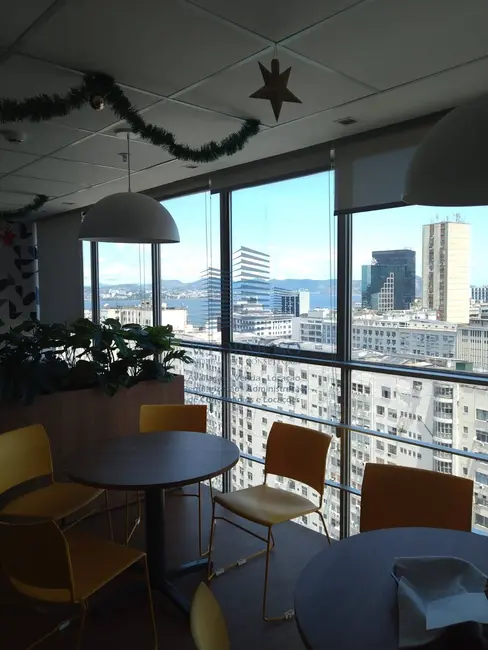 Sala Comercial à venda e para alugar, 670m2 em Centro, Rio De Janeiro - RJ - imagem 2 Foto 2 de Sala Comercial à venda e para alugar, 670m2 em Centro, Rio De Janeiro - RJ