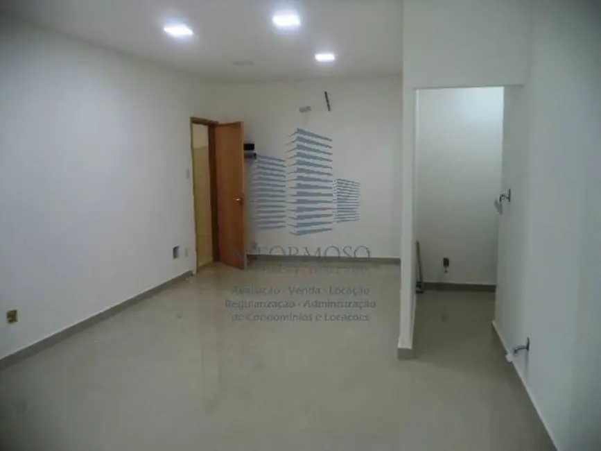 Sala Comercial à venda e para alugar, 33m2 em Centro, Rio De Janeiro - RJ - imagem 3 Foto 3 de Sala Comercial à venda e para alugar, 33m2 em Centro, Rio De Janeiro - RJ