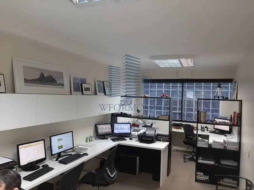 Sala Comercial à venda, 30m2 em Centro, Rio De Janeiro - RJ - imagem 1 Foto 1 de Sala Comercial à venda, 30m2 em Centro, Rio De Janeiro - RJ