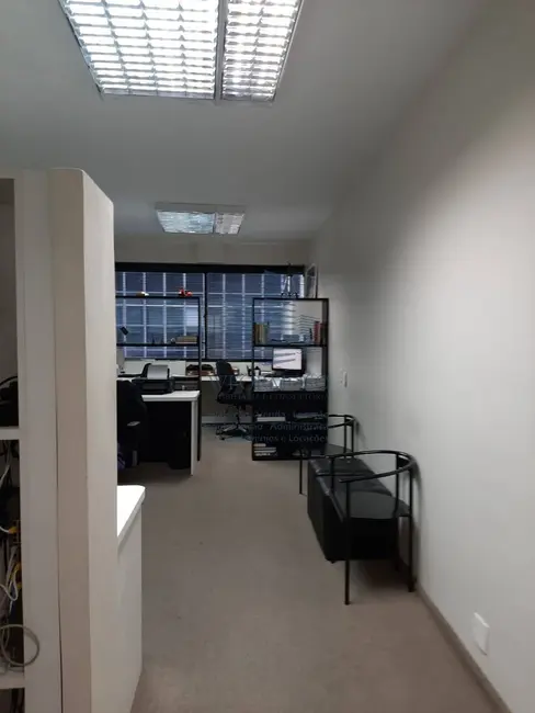 Sala Comercial à venda, 30m2 em Centro, Rio De Janeiro - RJ - imagem 3 Foto 3 de Sala Comercial à venda, 30m2 em Centro, Rio De Janeiro - RJ