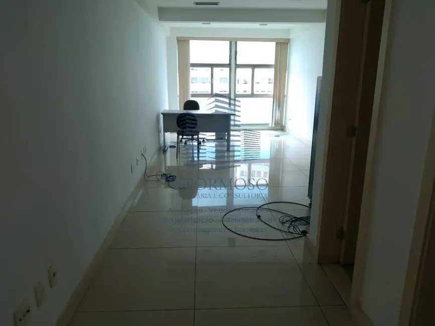Sala Comercial para alugar, 33m2 em Centro, Rio De Janeiro - RJ - imagem 8 Foto 8 de Sala Comercial para alugar, 33m2 em Centro, Rio De Janeiro - RJ