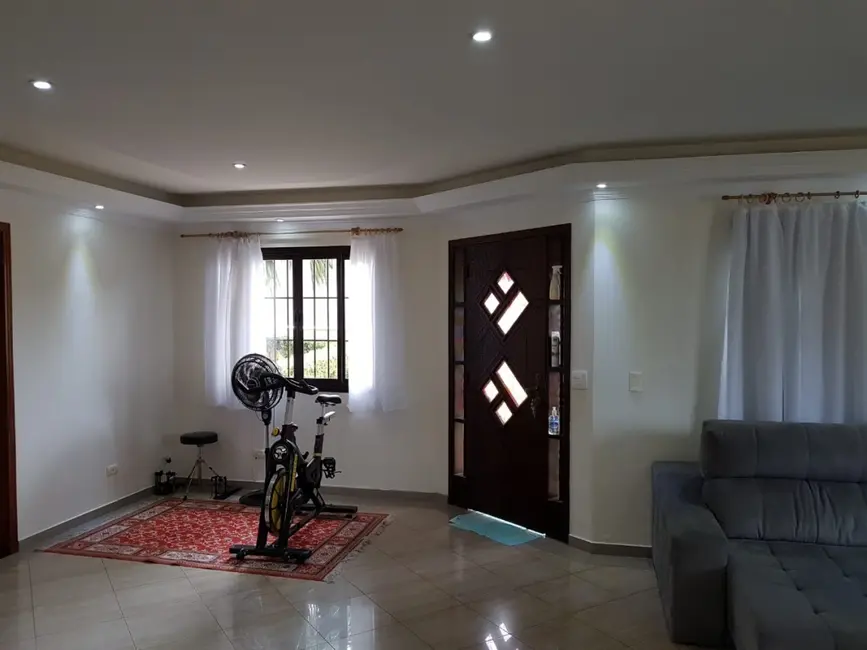 Foto 2 de Casa com 4 quartos à venda, 373m2 em Chácara São José, Aruja - SP