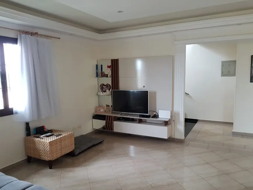 Foto 4 de Casa com 4 quartos à venda, 373m2 em Chácara São José, Aruja - SP