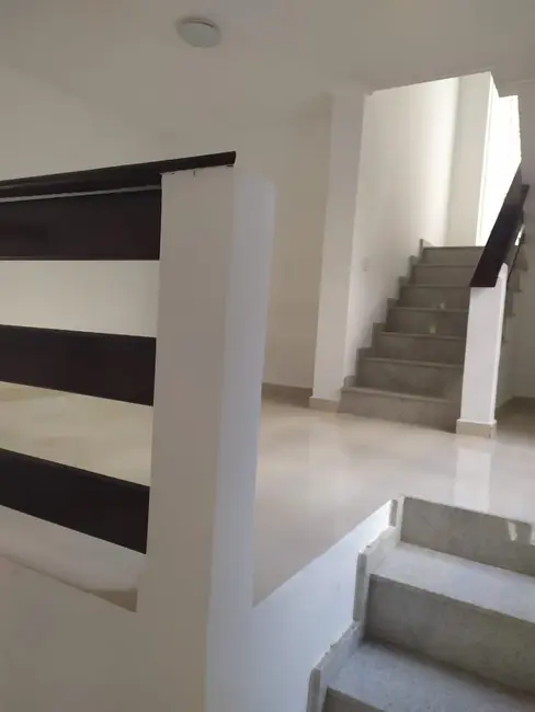 Foto 3 de Casa de Condomínio com 3 quartos à venda, 450m2 em Aruja - SP