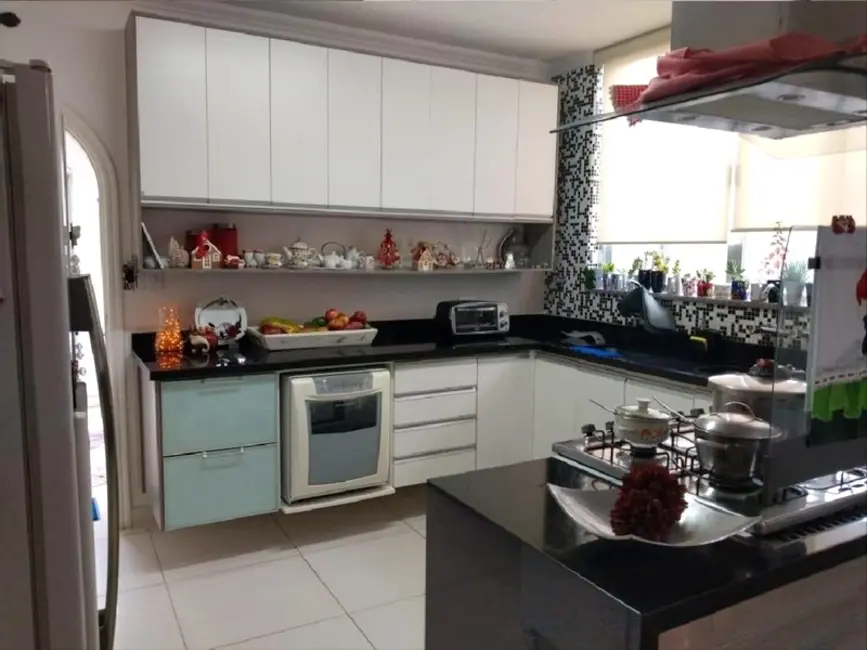 Foto 8 de Casa de Condomínio com 4 quartos à venda, 1040m2 em Arujázinho IV, Aruja - SP