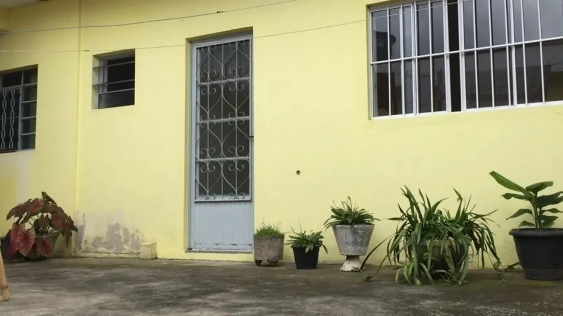 Foto 2 de Casa com 2 quartos à venda, 250m2 em Parque Rodrigo Barreto, Aruja - SP