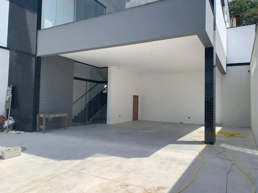 Foto 2 de Sala Comercial para alugar, 300m2 em Jardim Rincão, Aruja - SP