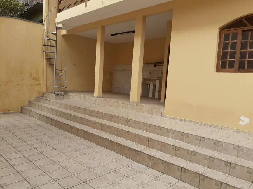 Foto 3 de Casa com 6 quartos à venda, 300m2 em Jordanópolis, Aruja - SP