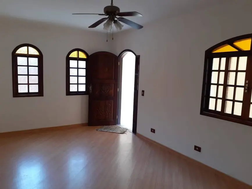Foto 8 de Casa com 6 quartos à venda, 300m2 em Jordanópolis, Aruja - SP