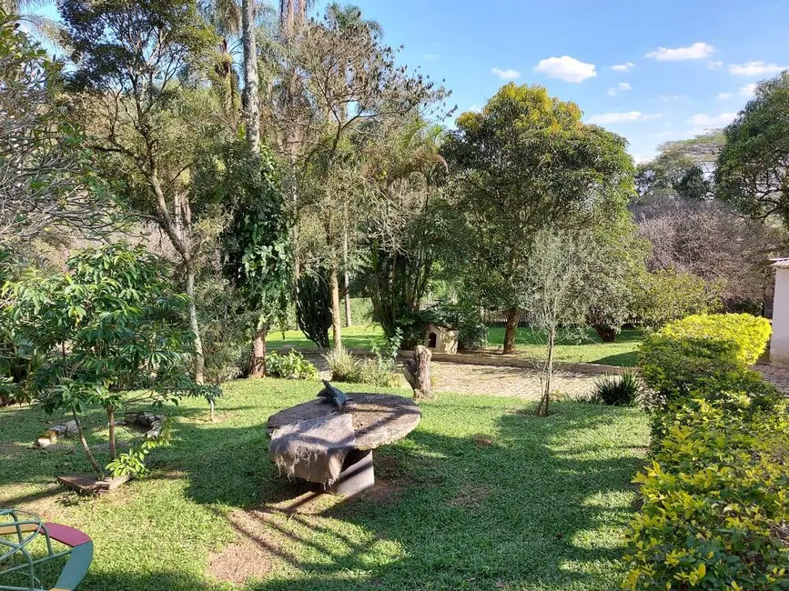 Foto 1 de Chácara com 3 quartos à venda, 3000m2 em Sítio dos Fernandes, Aruja - SP