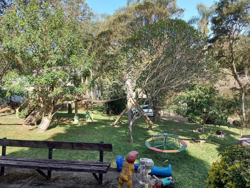 Foto 2 de Chácara com 3 quartos à venda, 3000m2 em Sítio dos Fernandes, Aruja - SP